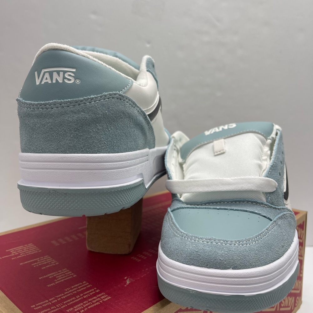 Vans Men’s Hylane
Baby Blue/White
VN000D1JYF5 Skate Sneakers
Light Blue White - Picture 8 of 16